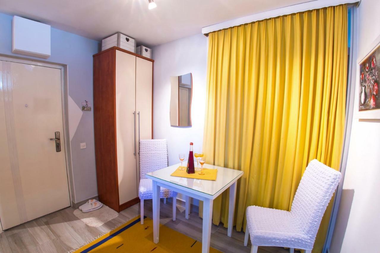 Yellow Lily Mostar Apartman Buitenkant foto
