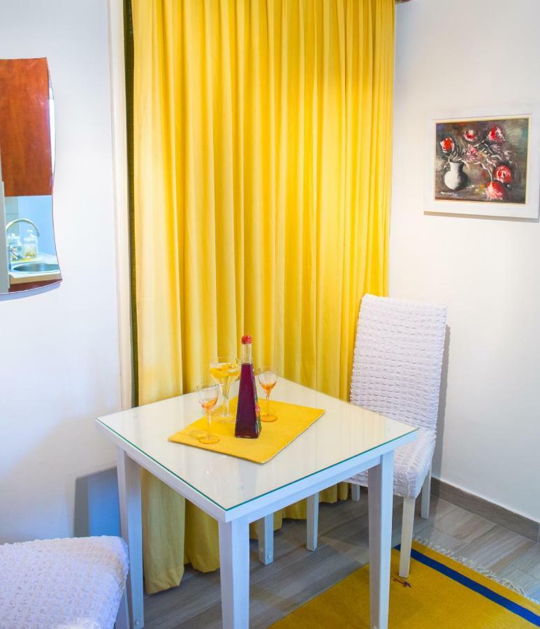 Yellow Lily Mostar Apartman Buitenkant foto