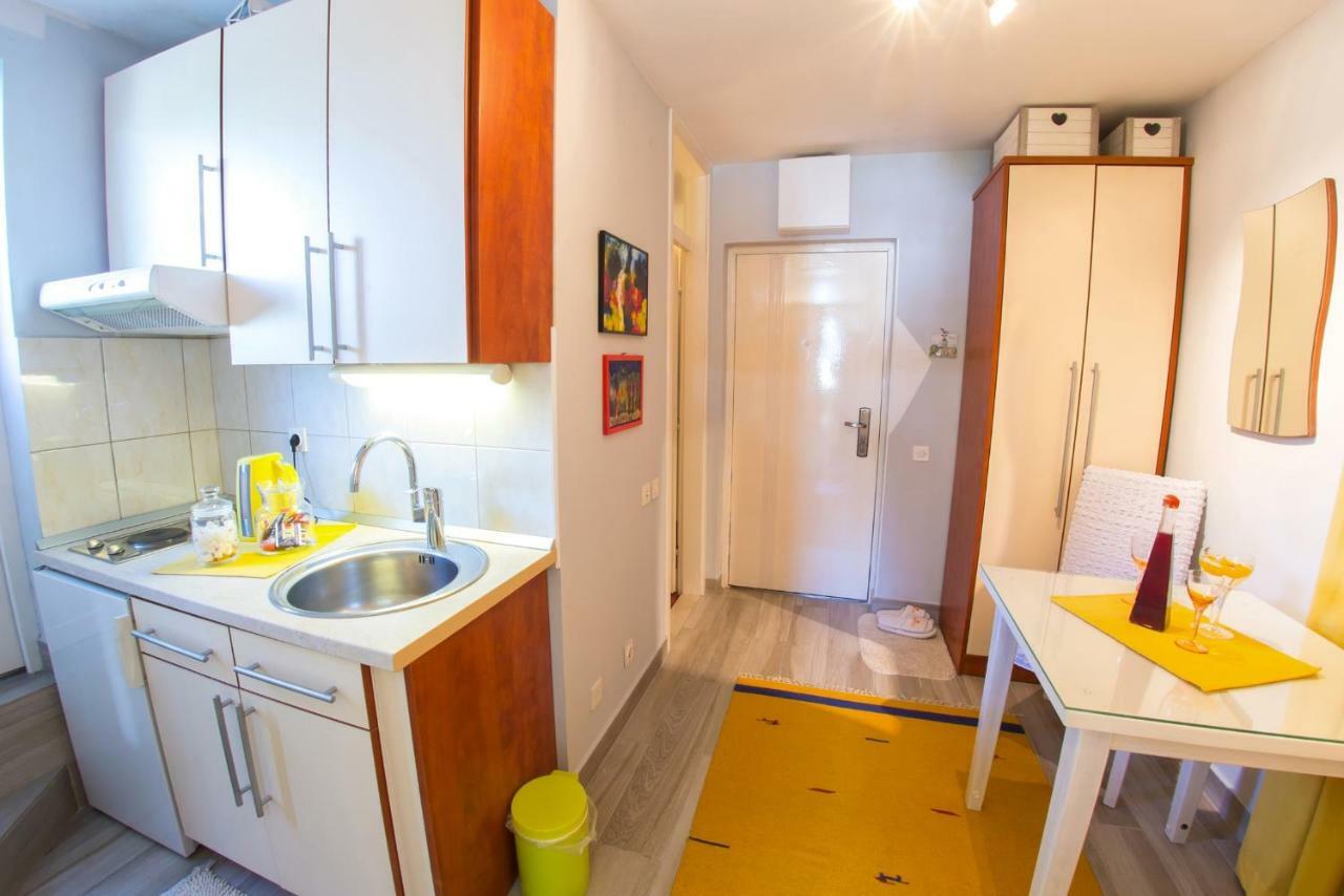 Yellow Lily Mostar Apartman Buitenkant foto