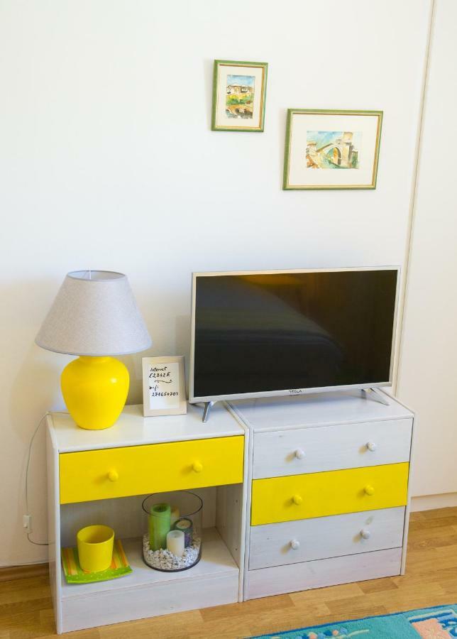 Yellow Lily Mostar Apartman Buitenkant foto