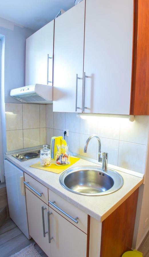 Yellow Lily Mostar Apartman Buitenkant foto