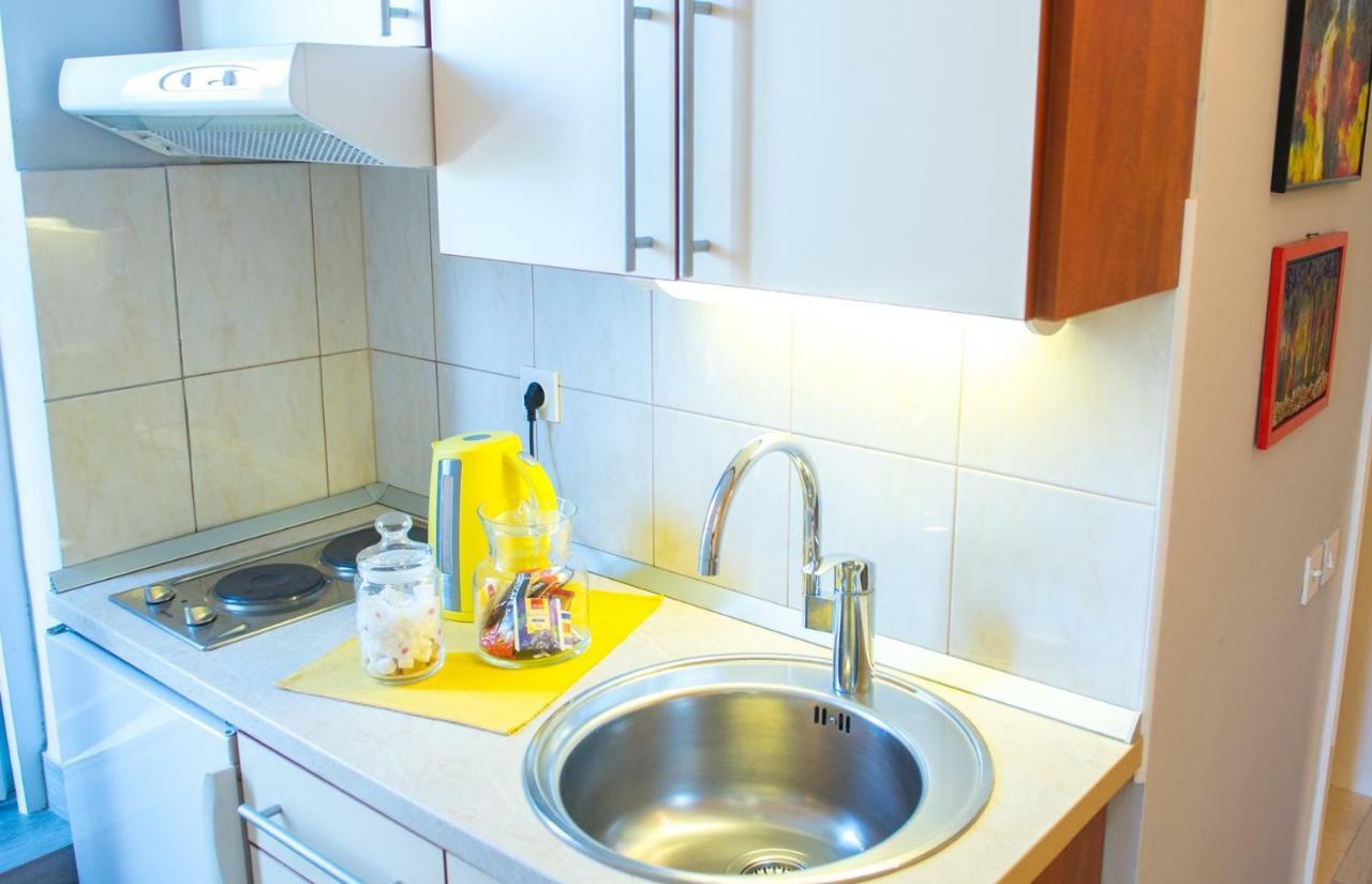 Yellow Lily Mostar Apartman Buitenkant foto