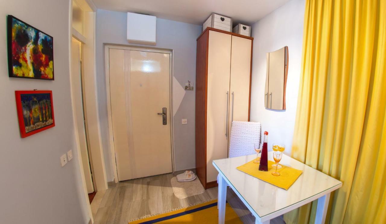 Yellow Lily Mostar Apartman Buitenkant foto